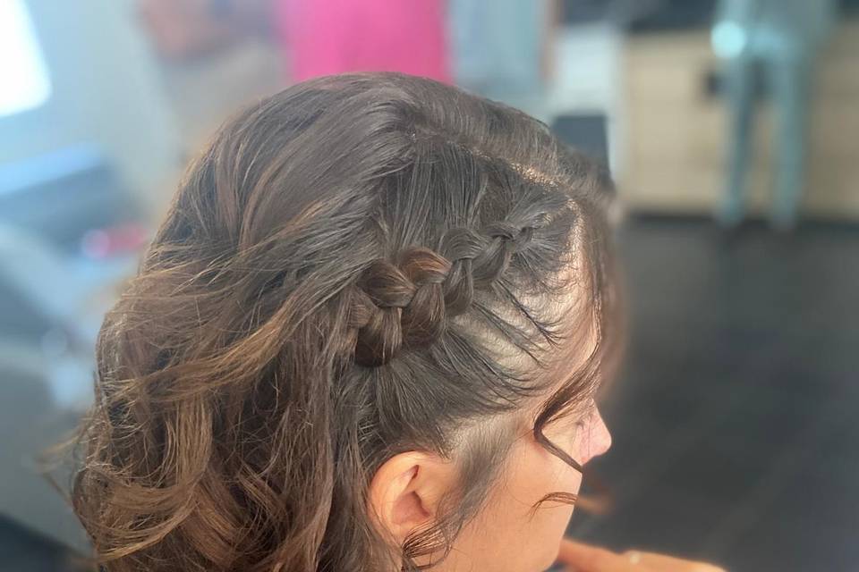 Coiffure invitée demi attache