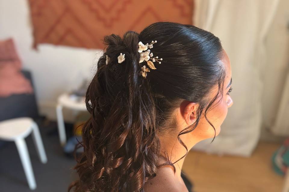 Coiffure demi attache mariée