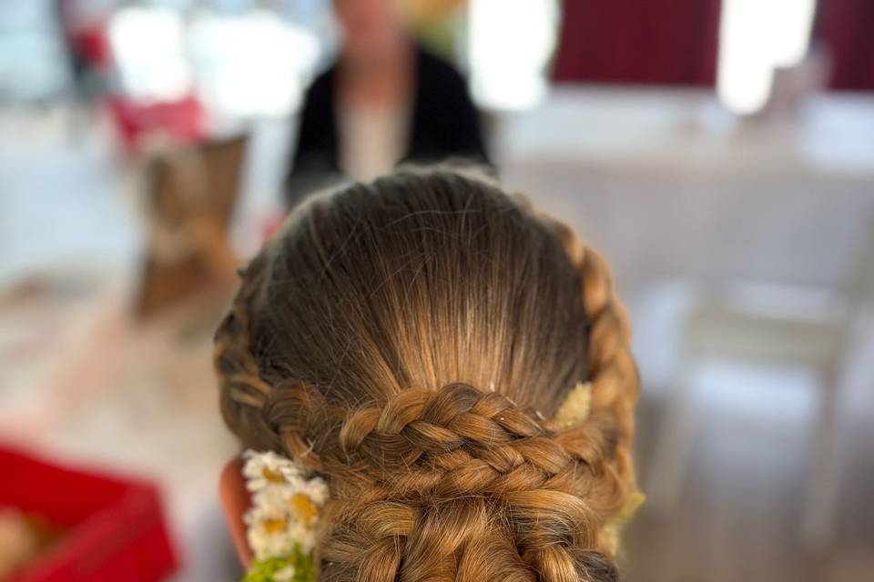 Chignon bas rempli de natte
