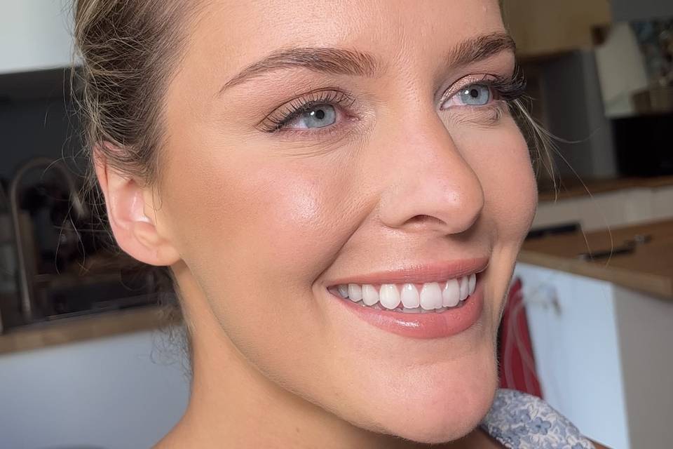 Sunset Life Makeup