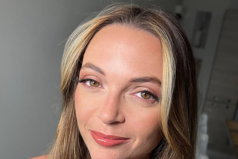 Sunset Life Makeup