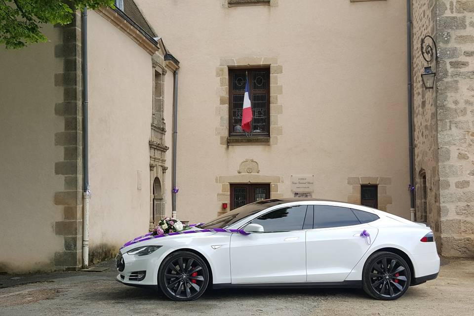 Tesla model S Blanche