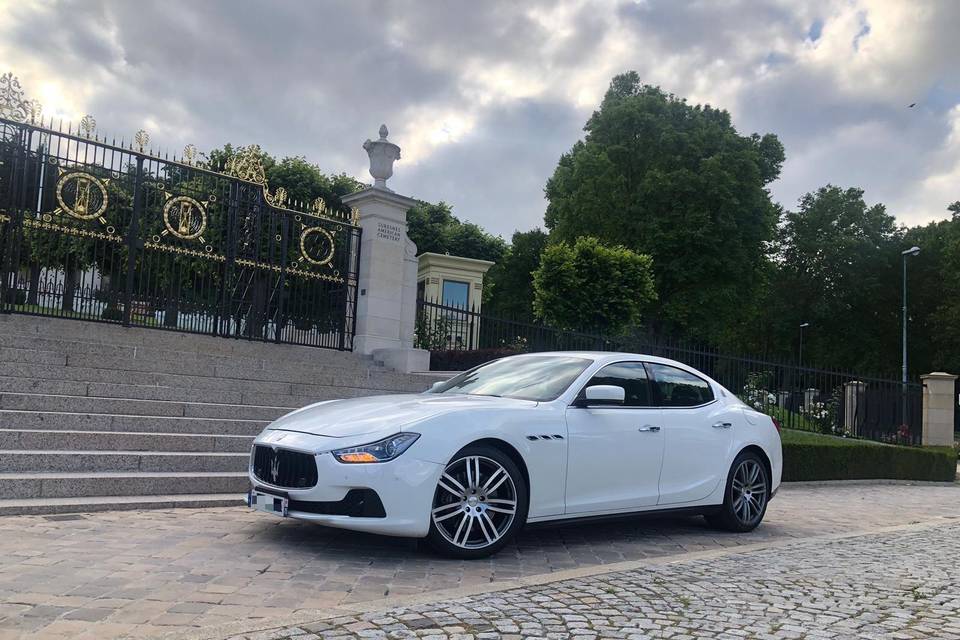 Maserati Ghibli blanche