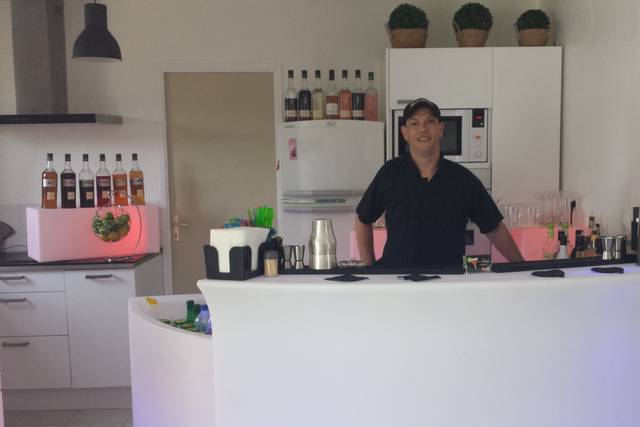Le bar en interieur