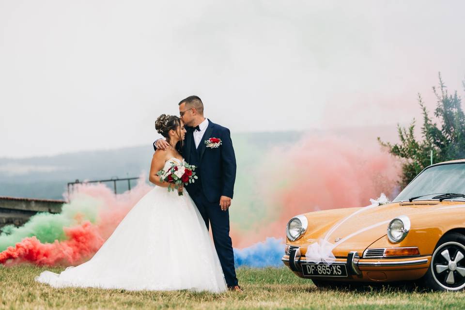 Photo de couple avec fumigènes