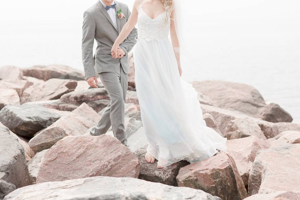 Mariés sur les rochers