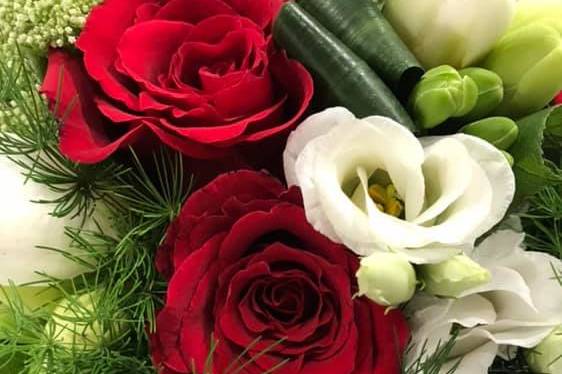 Bouquet rond rouge et blanc