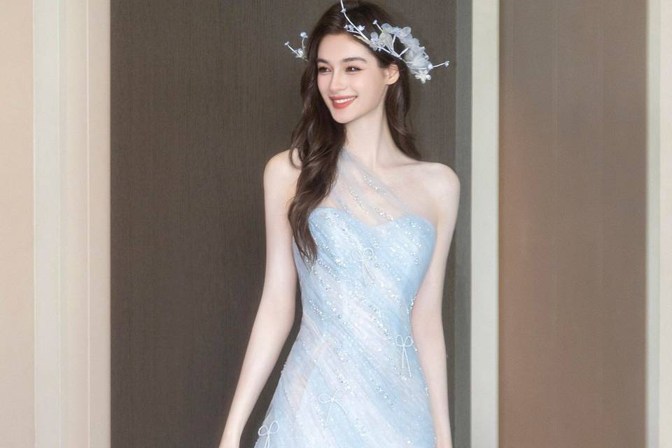 Dentelle Fendue Chic