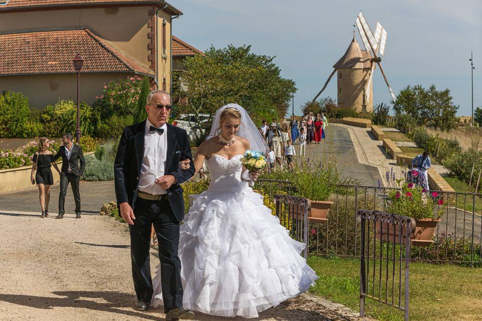 Rendez-vous à l' église.