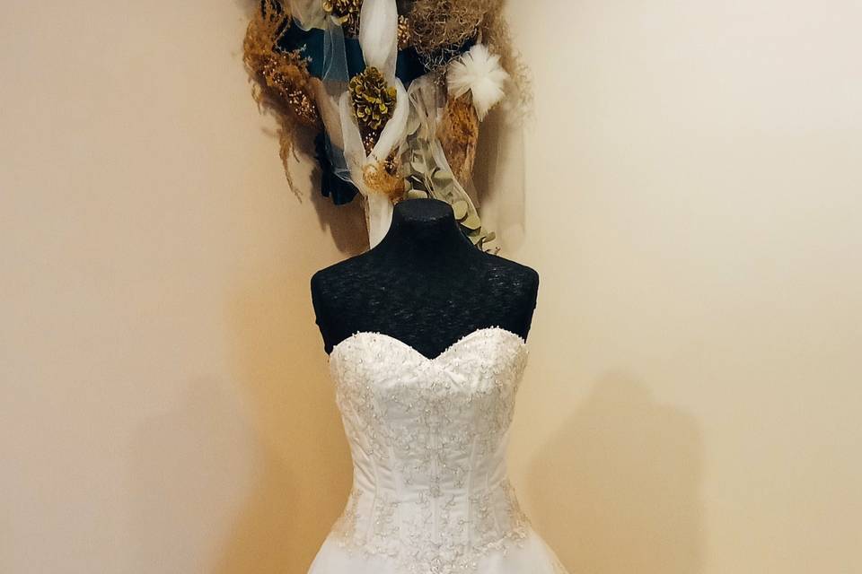 Robe bustier dentelle 525€