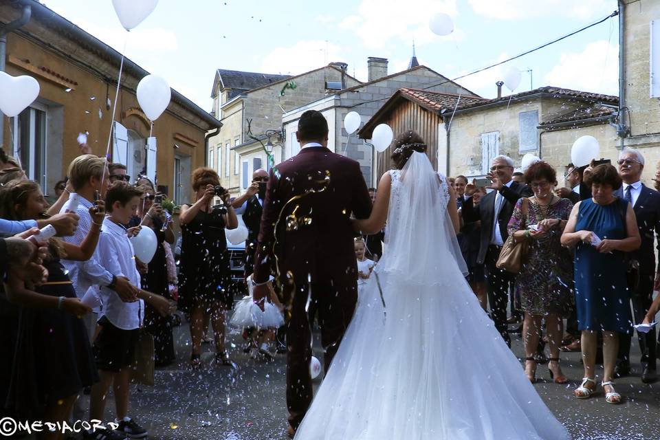 Sortie des mariés de l'église