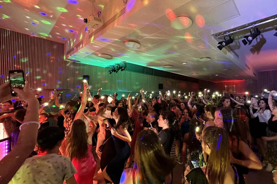 Ambiance bal de collégiens