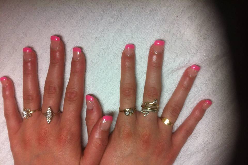 French colorée sur ongles rongés