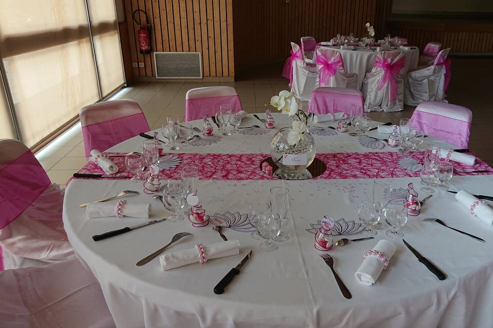 Table invité fuschia