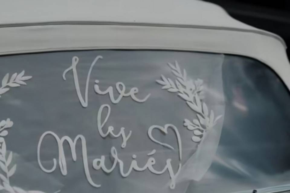 Mustang blanche vive les marié