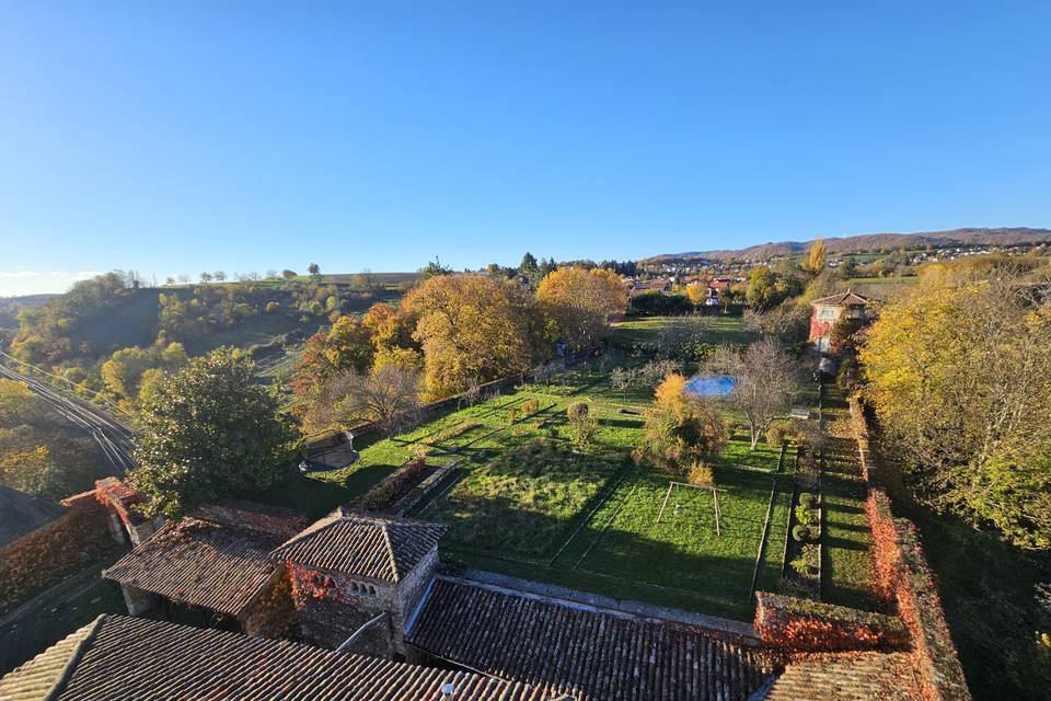 Vue d'une des tours du château