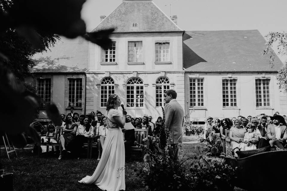 Cérémonie dans la clairière