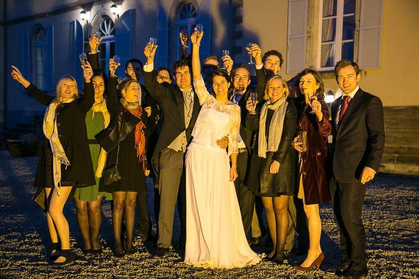 Les mariés et les amis.