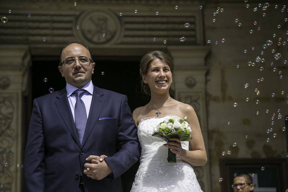 Les mariés à l'église