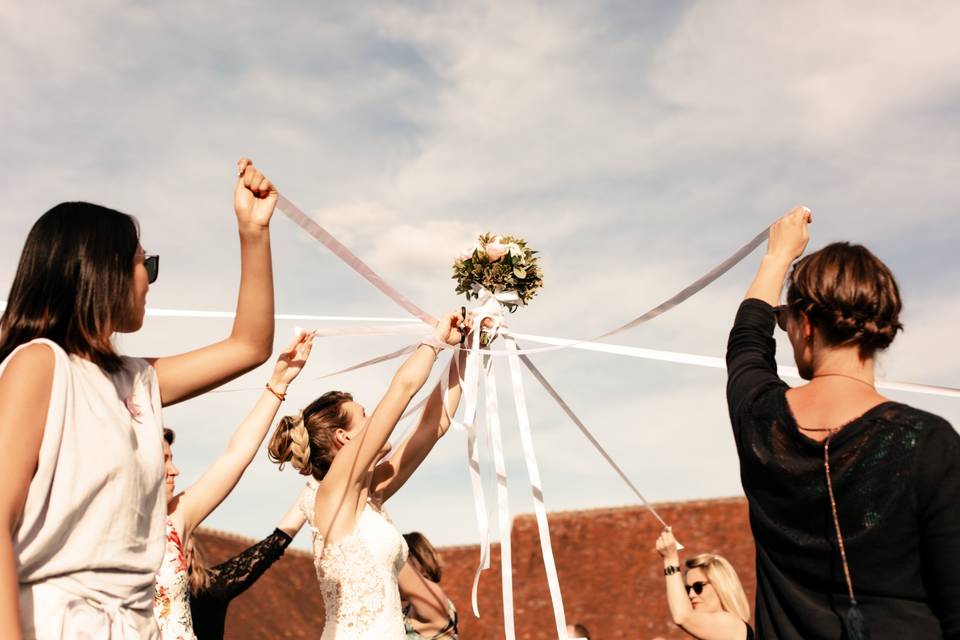 Lancer du bouquet de la mariée