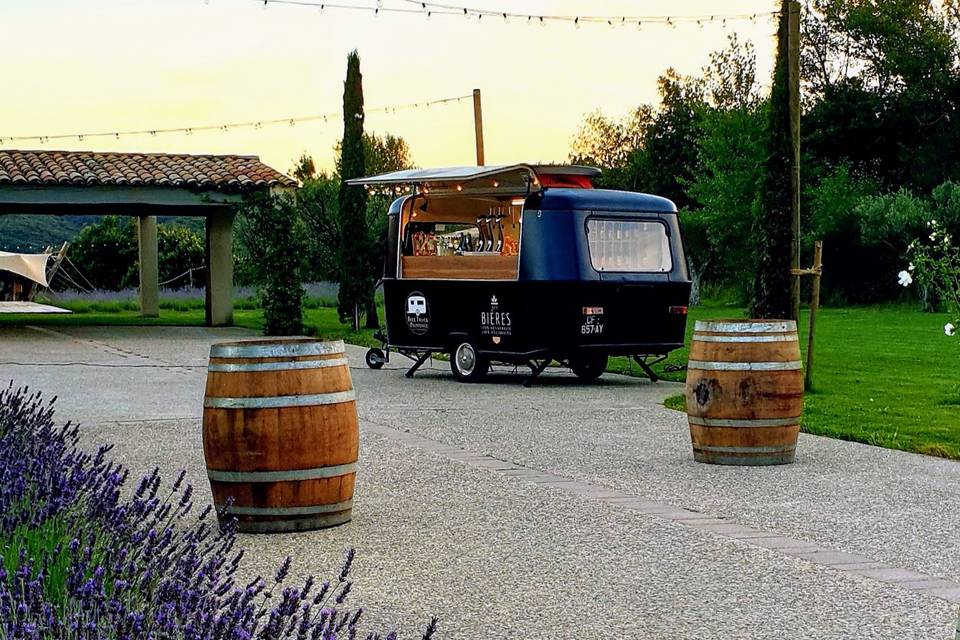 Beer Truck Provence - Cave à bière & bar