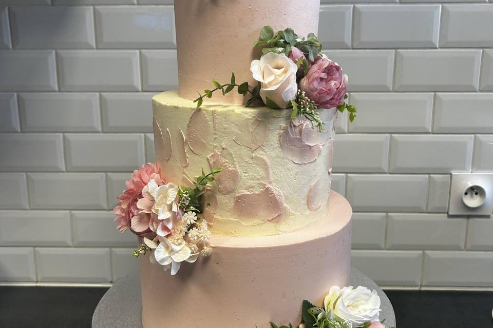 Layer cake rose et fleurs