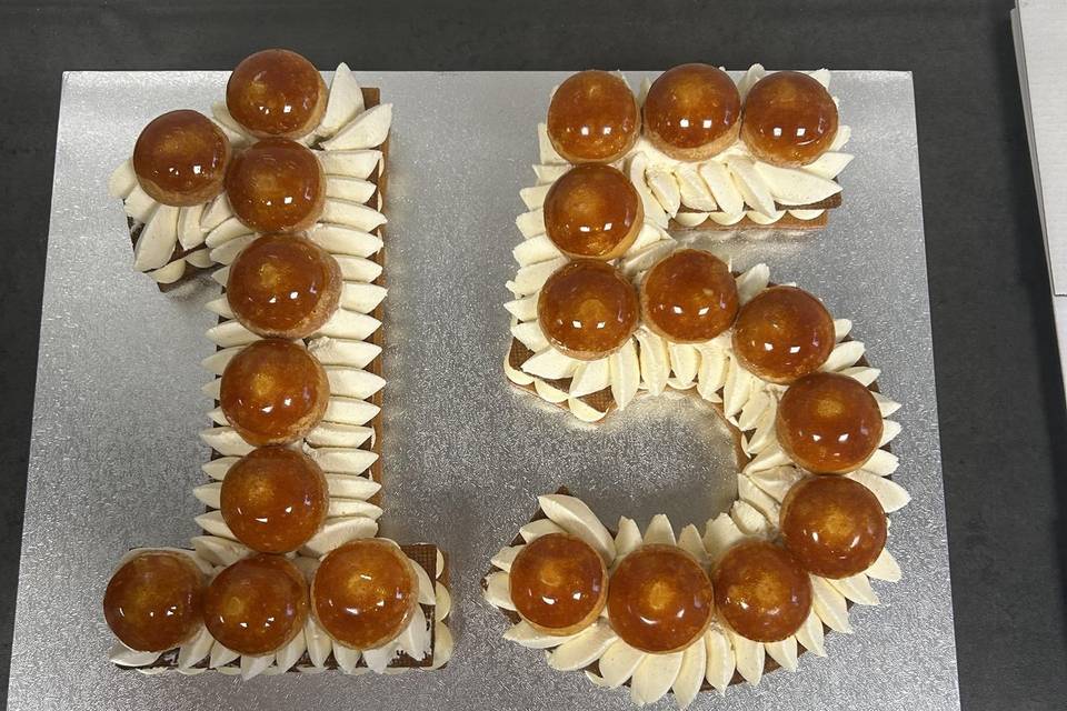 Number cake St honoré