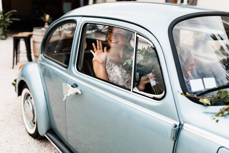 Mariée dans la coccinelle