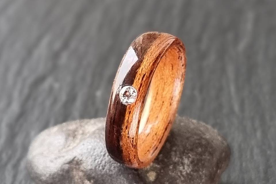 ébène acajou et zircon