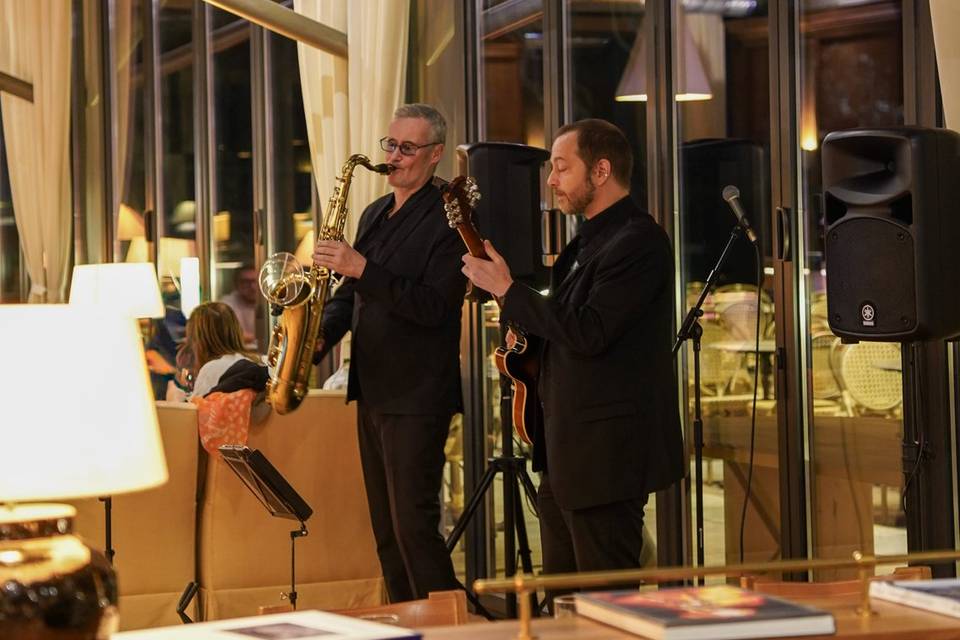 Un duo Saxophone et Guitare