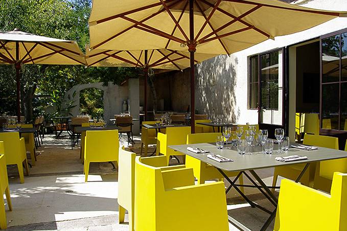 Salle à manger sur la terrasse