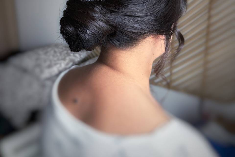 Coiffure chignon structuré