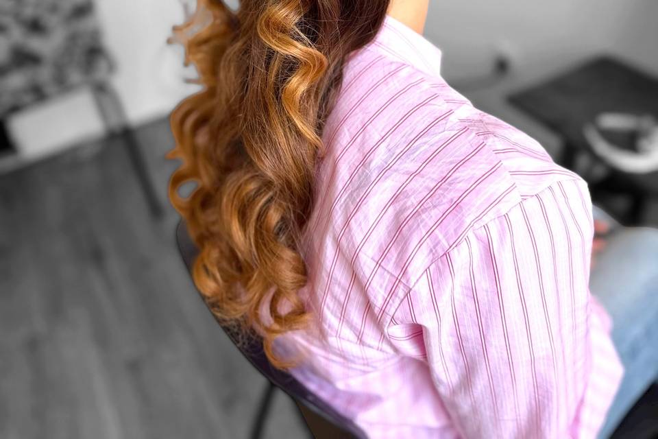 Coiffure semi laché
