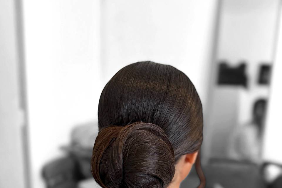 Chignon bas classique volume