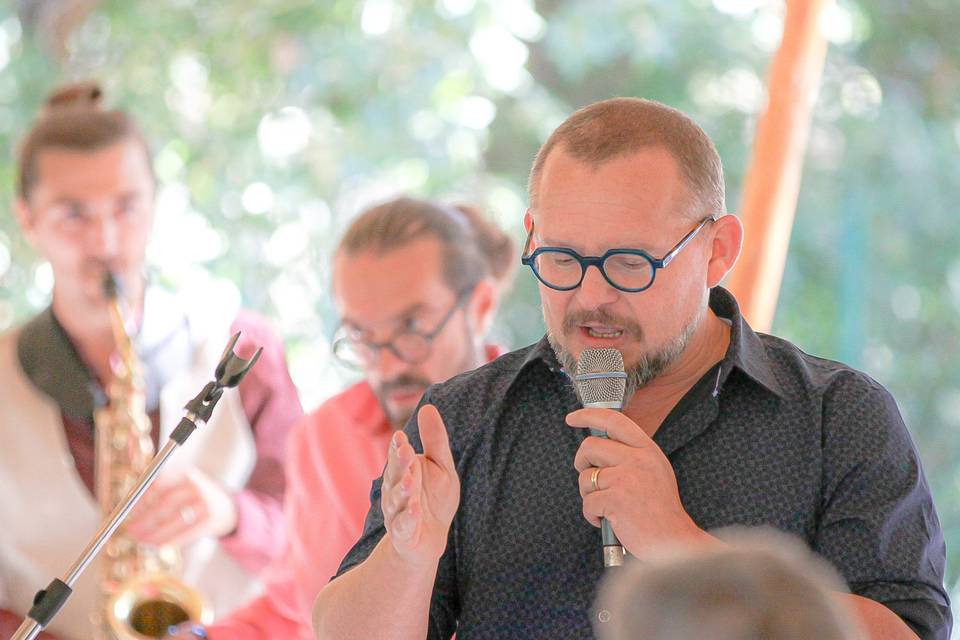 Mickael officiant