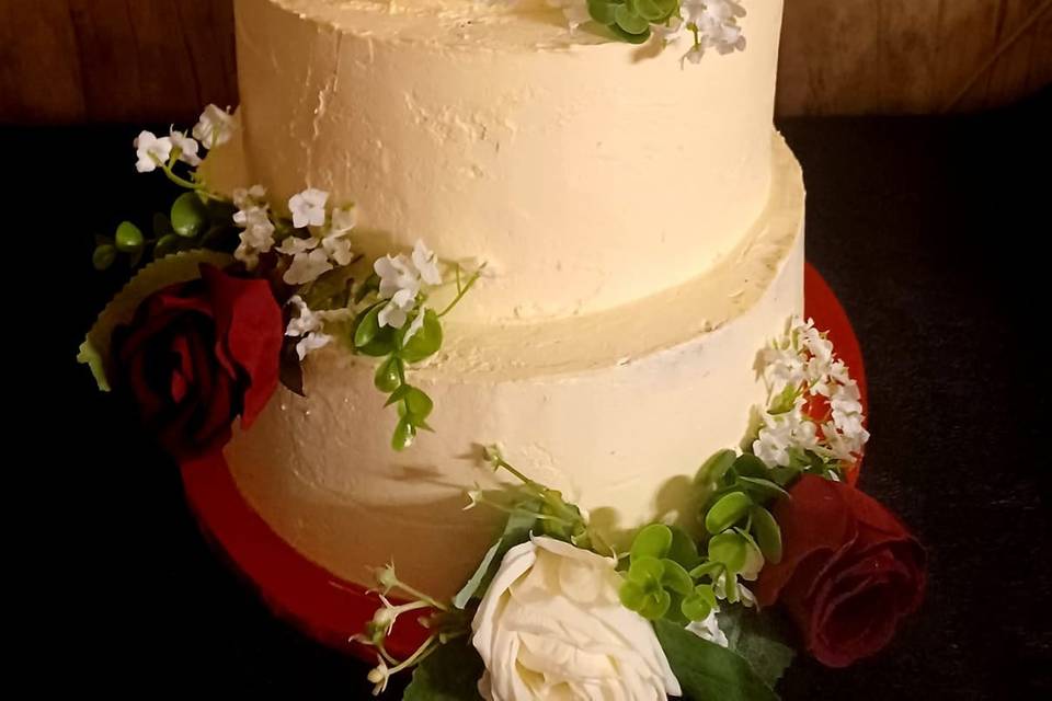 Wedding cake thème rose rouge