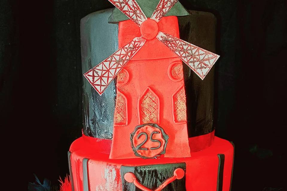 Cake design thème moulin rouge