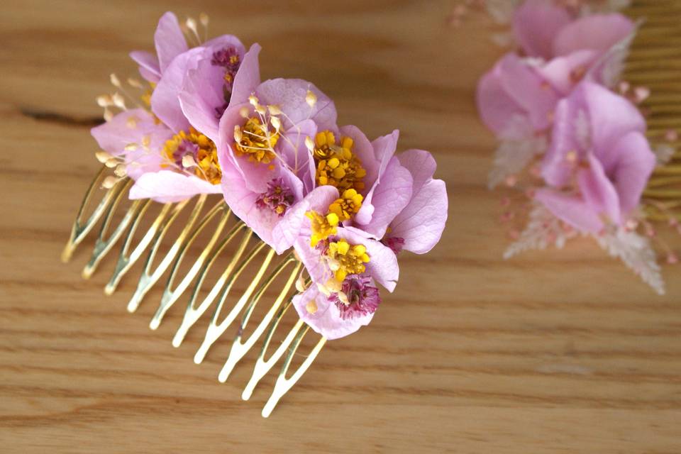 Peigne fleuri en hortensia