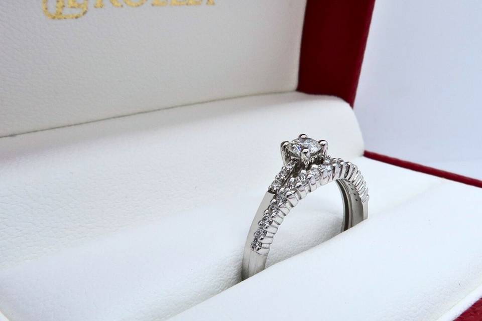 Alliance et bague fiançailles