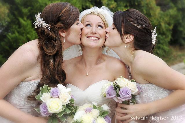 La mariée et ses demoiselles d'honneur