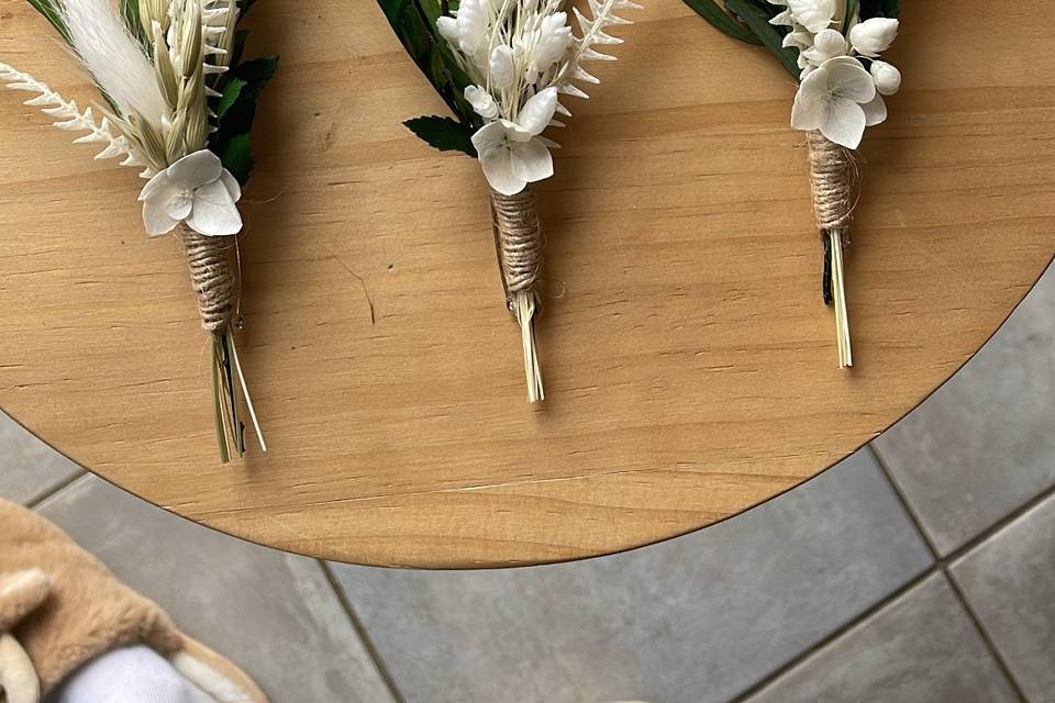 Boutonnière et broche
