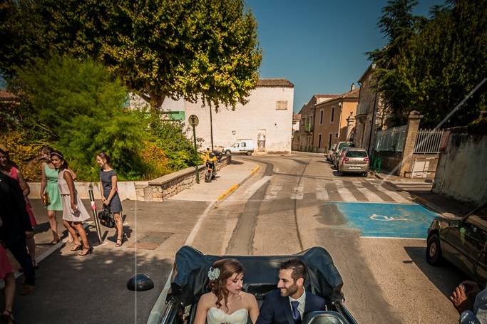 Sortie de mairie en voiture