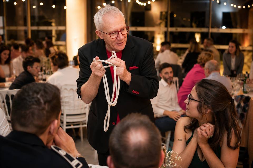 Magicien repas de mariage
