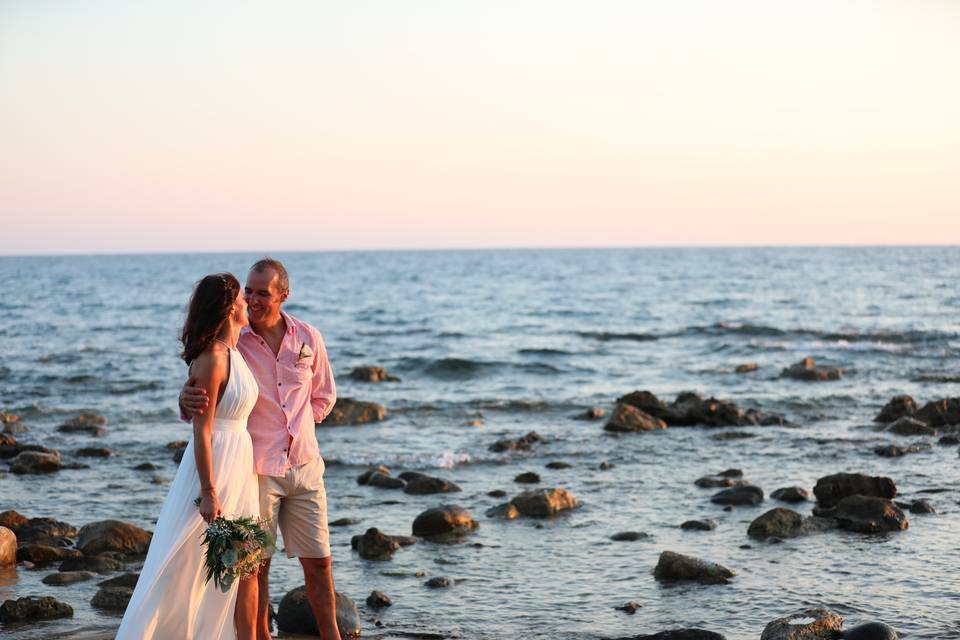 Amoureux au bord de l’eau