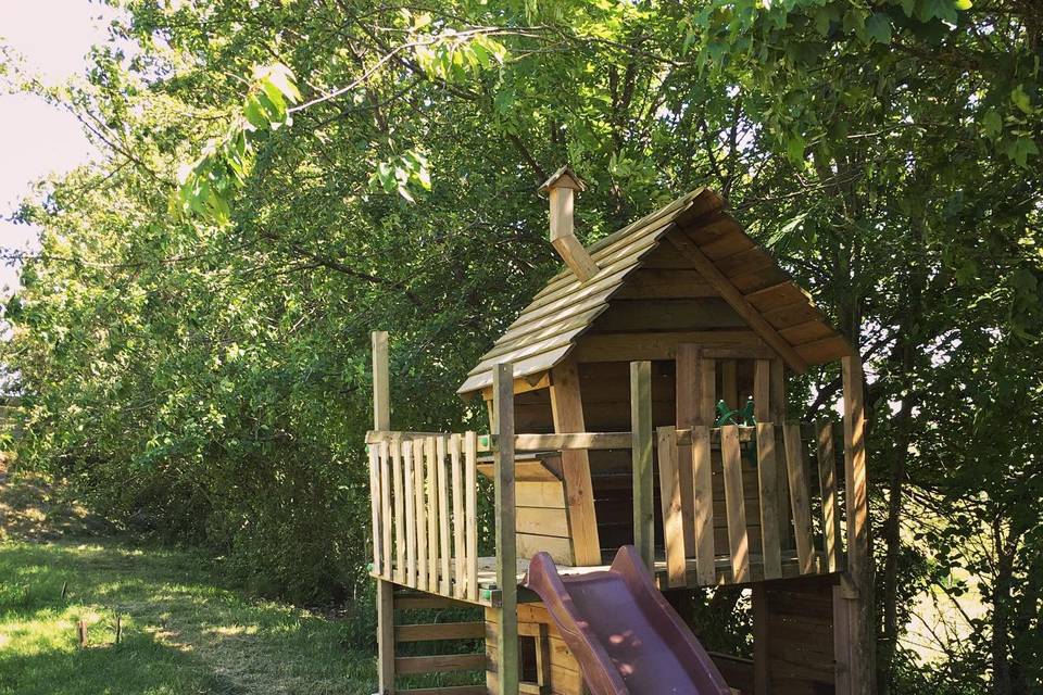 Cabane de jeux en bois