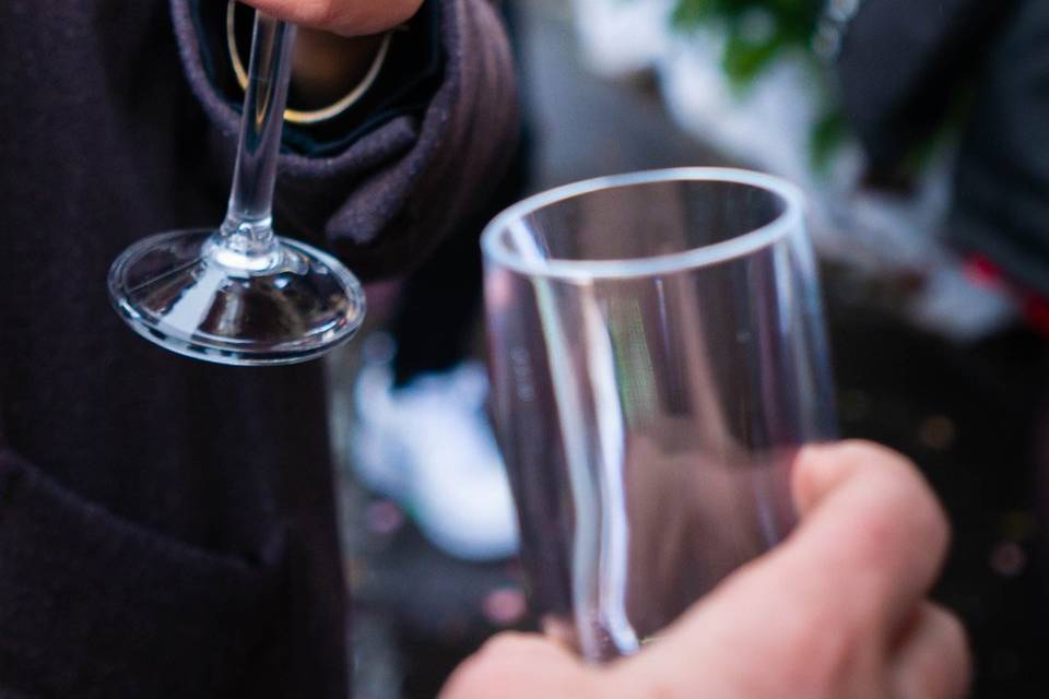 Champagne devant la mairie