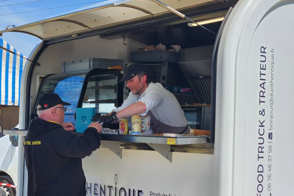 Food-truck en prestation