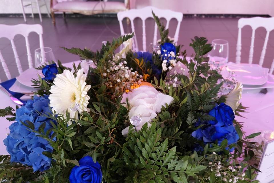 Bouquet bas bleu, blanc et arg