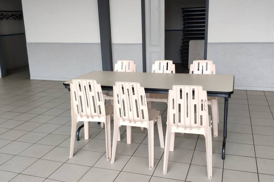 Table avec 6 chaises