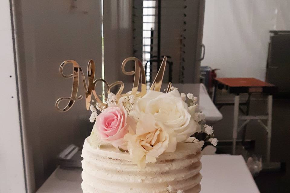 Wedding nude cake fleuri